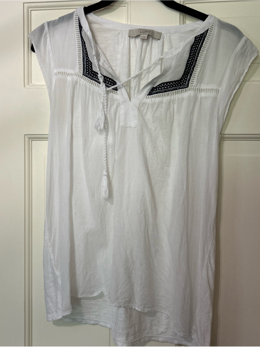 Ann Taylor Loft XS White Blue Embroidered Boho Peasant Top Braided Tie Detail